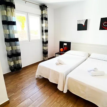 Villa Ayora - Btb *